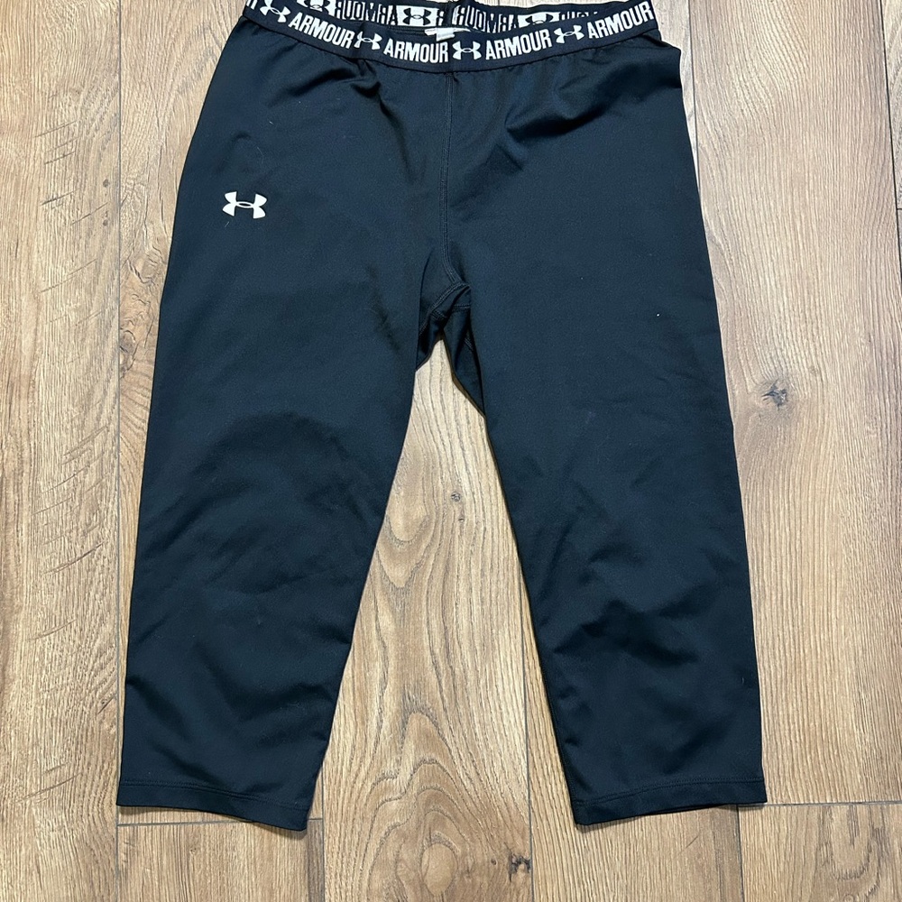 Under Armour 3/4 Length Black Leggings